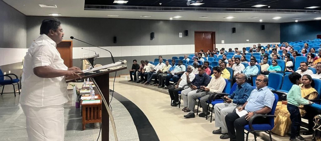 Hon'ble Minister of Civil Supplies & Consumer Affairs, Shri P.R.N.