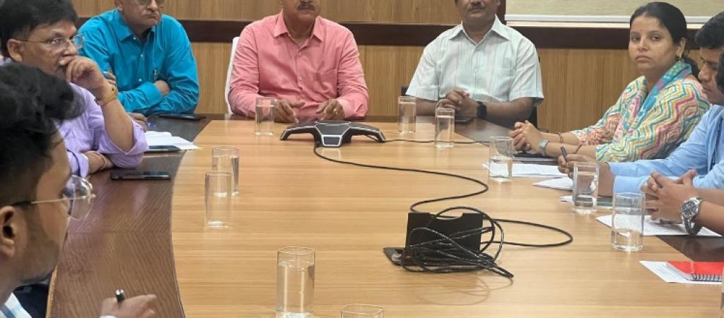 Shri T. N. Singh, State Informatics Officer, Chhattisgarh, shares insightful guidance with newly recruited officials during the valedictory session