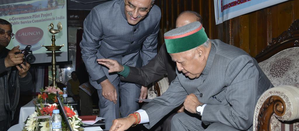 Hon'ble Chief Minister of HP launching the eGovernance Project