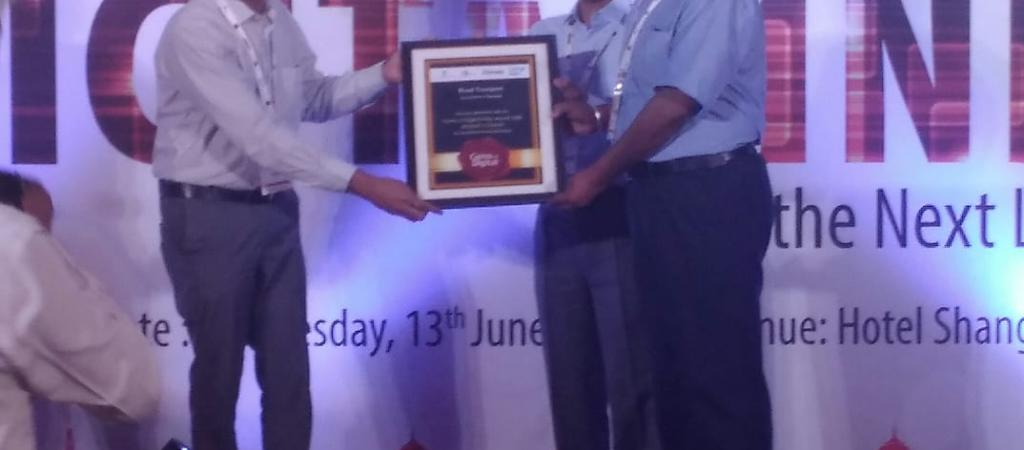 Sh. Deepak Bansal, SIO, NIC-Haryana and Sh. Sanjay Sharma, TD, NIC-Haryana receiving award for Project Road Transport - Haryana