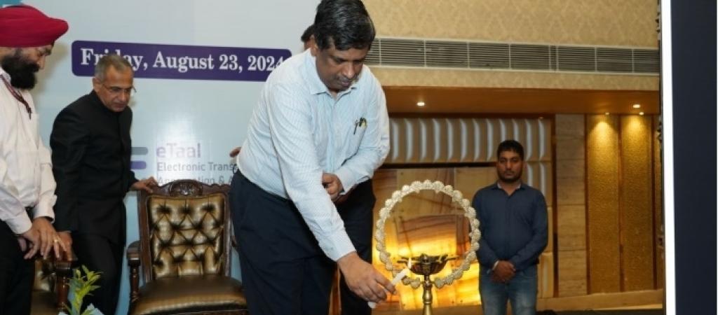 Chief Guest Shri V Umashankar, PSCM and ACS(CRID), Govt of Haryana lighting the lamp