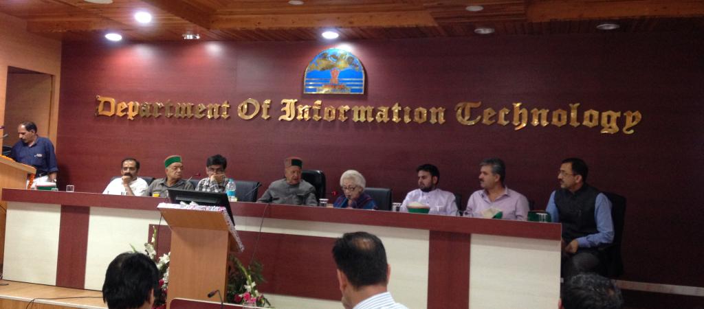 Smt. Vidya Stokes, Minister for IT addressing the gathering. Also seen in the picture ), Sh. Virbhadhra Singh, Chief Minister Himachal Pradesh.