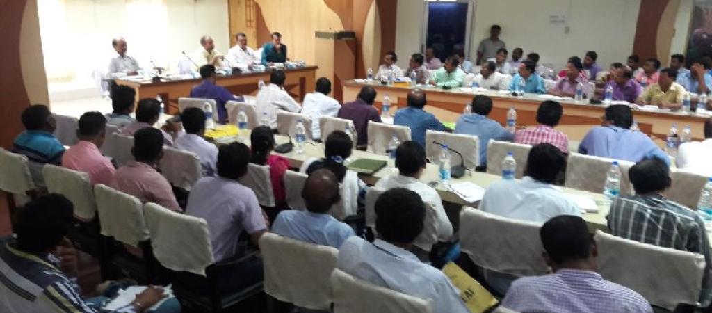 Sri A.K.Meena , IAS briefing the participants