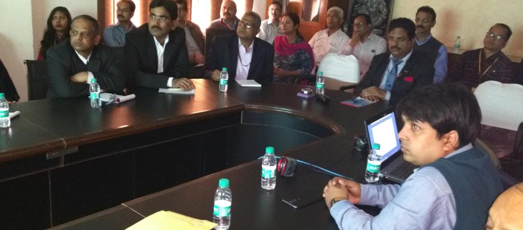 Mr. Yogesh Kumar Agarwal, Scientist-B, CSID during discussion with participants