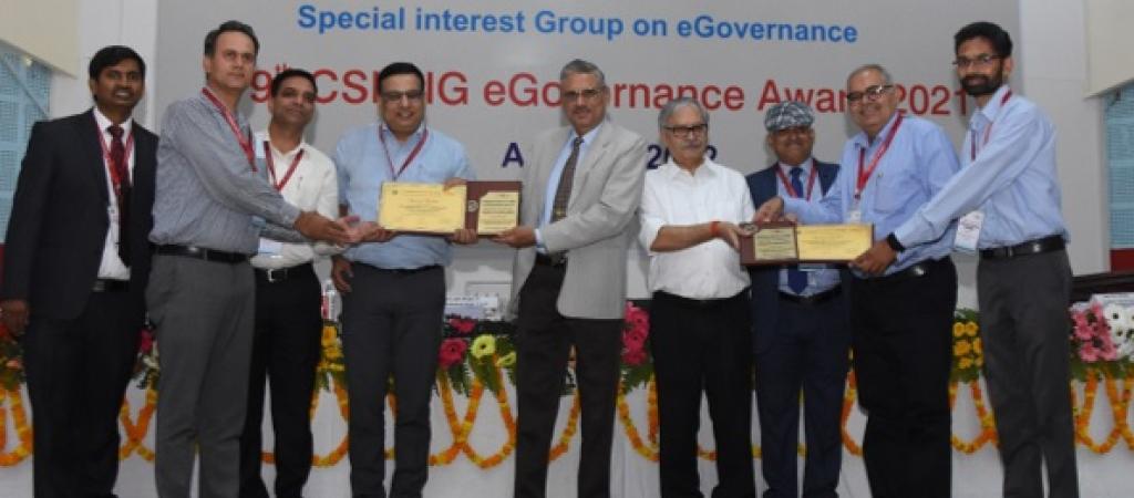 CSI SIG eGovernance Award of Excellence being received by the MOHFW and NIC Officers