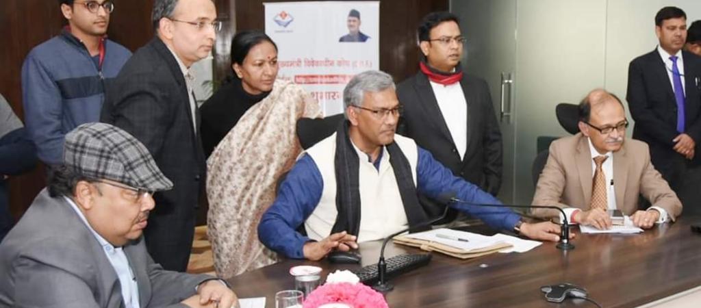 Honourable CM inagurating eOffice and also seen Chief Secretary (R), Additional Chief Secretary and IT Secretary both standing behind
