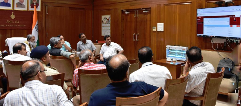 Sh. Alok Srivastava, Scientist-F giving demonstration to Sh. Anil Vij, Home Minister and other officials.
