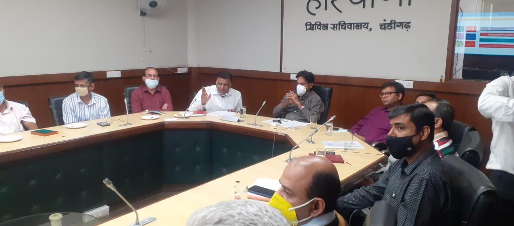 Sh. Anil Malik, IAS, Principal Secretary (IT) interacting with DIOs & ADIOs