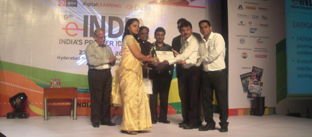 Project Team, Gonda receiving the eIndia Award