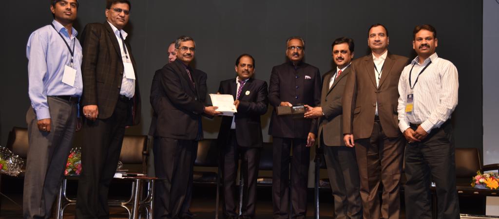 NIC Himachal Pradesh Team and Director Elementary Education HP Receiving the Award