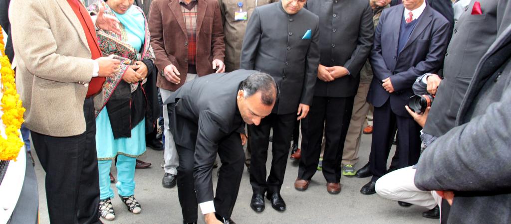 Sh. Vijay Dev, IAS, Adviser to the Administrator, UT Chandigarh inaugurating the Ambulance Service-108