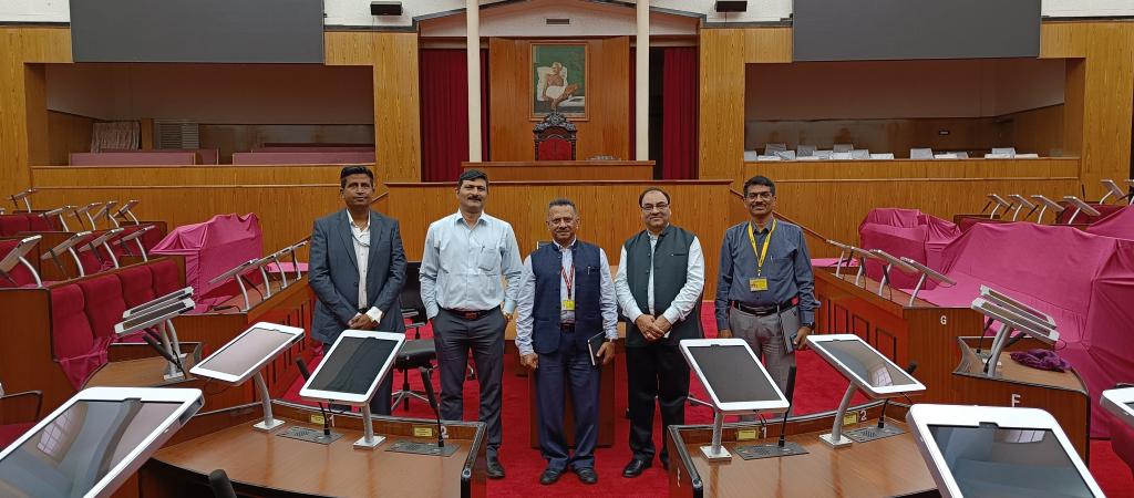 Shri Rajiv Rathi, DDG & Dr A K Hota, DDG & SIO with OLA and NIC officials