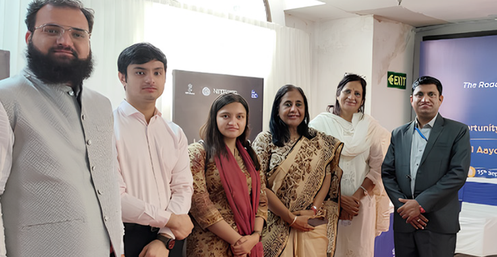 Dr. Saumya Jha (IAS), Smt. Kalpana Agrawal (IAS) and NIC officials in NITI Aayog Presentation
