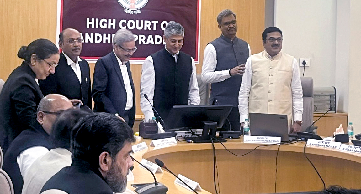 Hon’ble Chief Justice of the High Court of Andhra Pradesh, Shri Dhiraj Singh Thakur inaugurating the “Judges Dashboard”, in the presence of Hon’ble Judges of the High Court, Andhra Pradesh