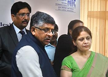 Union Minister Visits NIC UP, Inaugurates State Data Centre