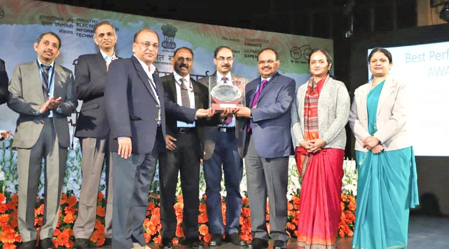 Odisha Team receiving National Award  for eProcurement in the presence of Shri Ajay Sawhney, Secretary (MeitY), Dr. Neeta Verma, DG (NIC) and other dignitaries