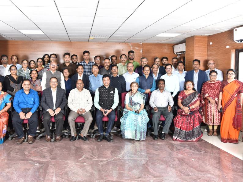 Group photo of Guests, speakers and Participants