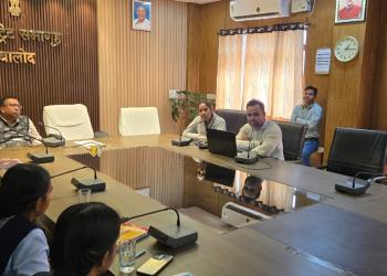 Students of Swami Atmanand School, Kusumkasa (Balod) visited NIC and SWAN as part of an educational tour