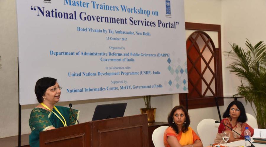 Smt. Alka Mishra, Senior Technical Director, NIC and HoD, India Portal addressing the participants at the workshop