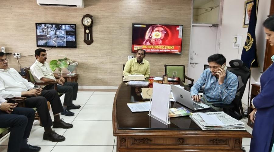 Sh. Paramvir Singh, Commissioner MC Patiala discussing implementation of Digital MC House with Sh. Vivek Verma SIO Punjab and Sh. Dharmesh Kumar ASIO