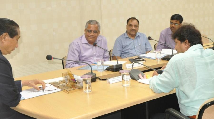 His Excellency Governor, Odisha, Dr. S. C. Jamir initiated the discussion