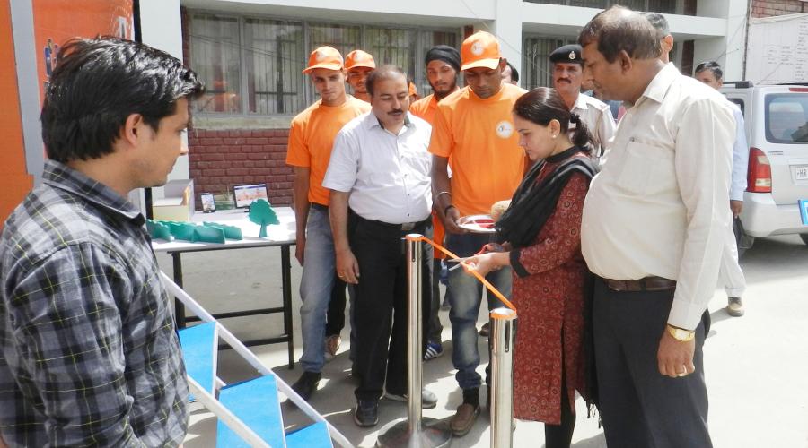 Dy. Commissioner, Sirsa cutting Inauguration Ribbon