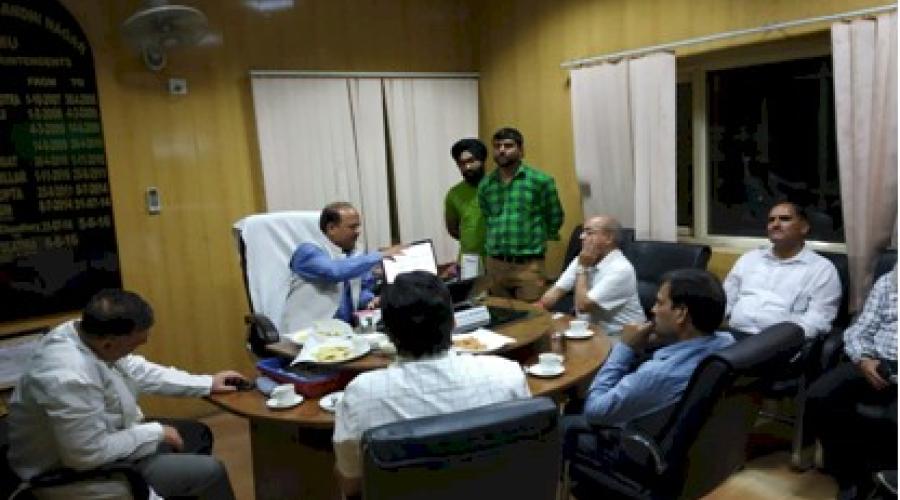 Hon'ble Minister reviewing e-Hospital also present NIC TEAM