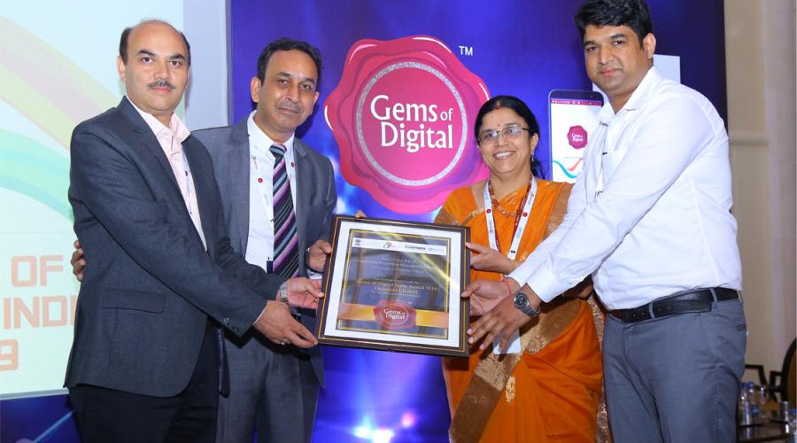 Smt.Padmavathi Viswanathan, DDG & State Coordinator, Sh. Sanjay Kumar,Scientist-E & Sh. Mangal Singh,Scientist-C, NIC Himachal Receiving the Award