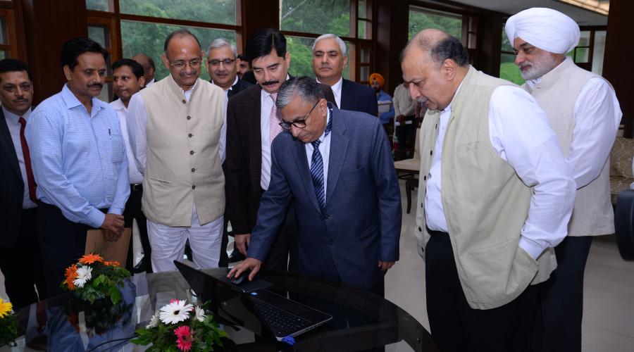 Honorable Shri Justice Krishna Murari, the Chief Justice of Punjab & Haryana High Court, launching the Virtual Court at Faridabad