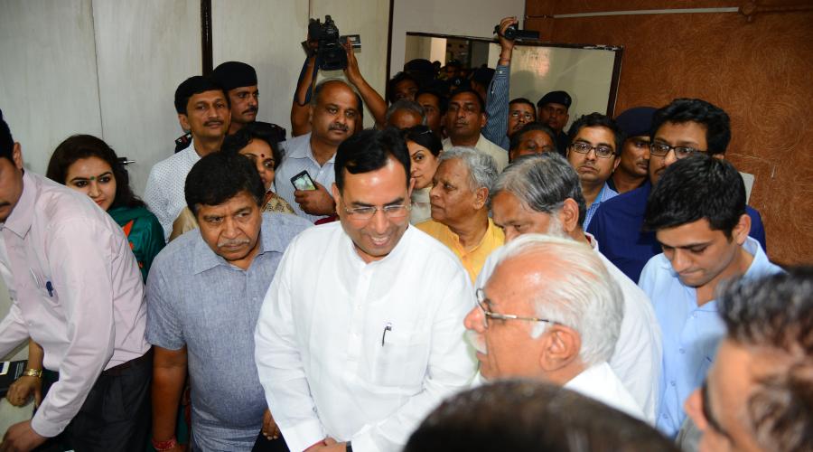 Capt. Abhimanyu, Honble Revenue & Finance Minister Haryana briefing Honble Chief Minister Haryana about e-Stamping at the launching of the System at