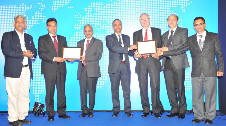 Sh.D.C.Misra,DDG, Sh.Ajay Singh Chahal,SIO NIC HP, Sh.Sanjay Sharma, TD , Sh. Sanjay Kumar,TD, Sh.Manoj Tomar,Addl.Secretary HPPSC Receiving the Award