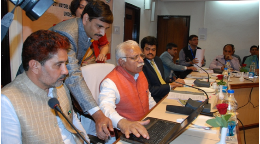 Honb'le Chief Minister, Haryana, Sh. Manohar Lal inaugurating the web-site and online services