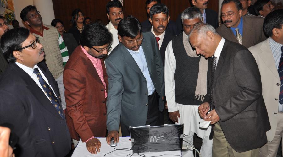 Shri Arjun Munda, Honble CM inaugurating the eProcurement system in the presence of Honble Deputy CM, Chief Secretary and Development commissioner