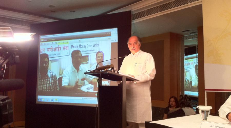 Hon able Minister of State Sh. Gurdas Kamat during the launch of service