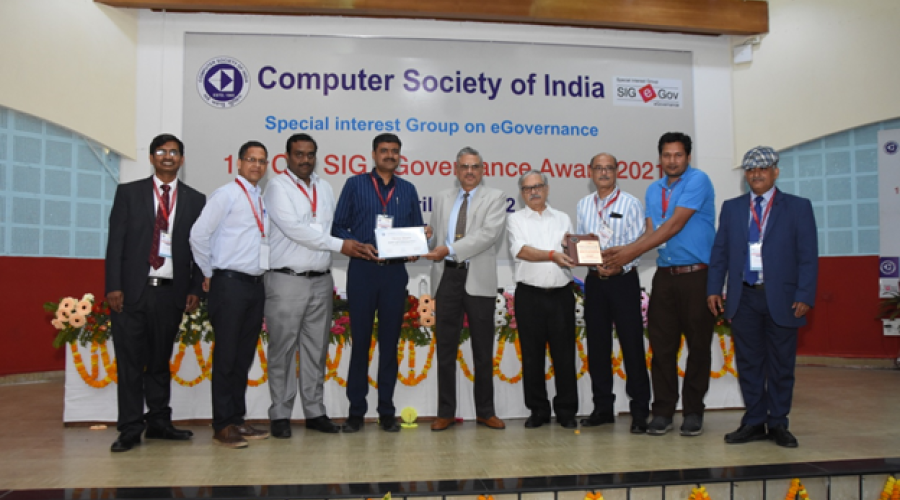 NIC-Haryana team receiving award for NICMeet (Desktop Video Conferencing Solution)