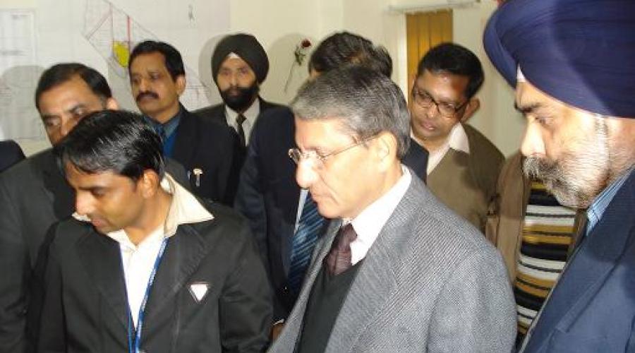 FCR Sh. Naresh Gulati is reviewing and inspecting the lab in the presence of  Commissioner Ambala, DC Ambala and SIO Haryana.