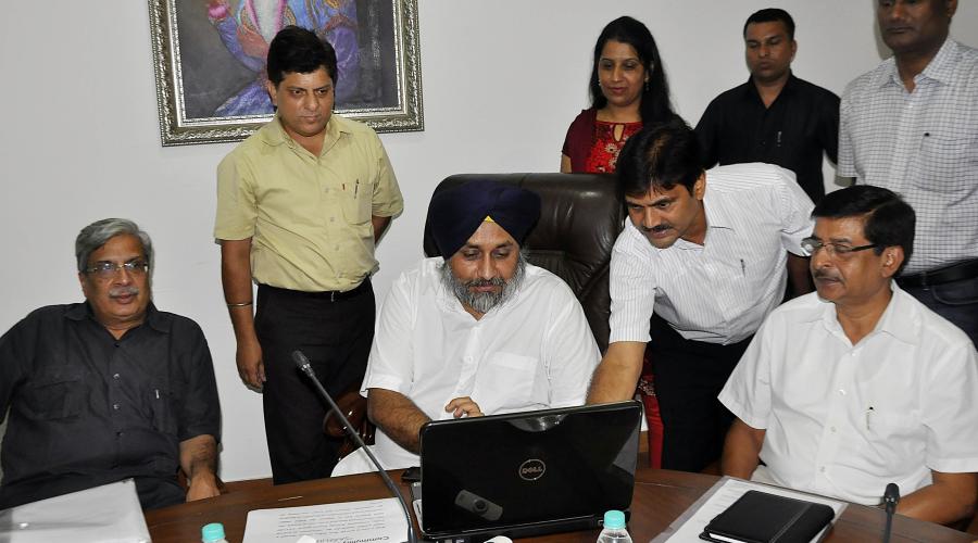 Dy CM inaugurating the website of DGR Punjab