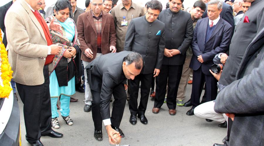 Sh. Vijay Dev, IAS, Adviser to the Administrator, UT Chandigarh inaugurating the Ambulance Service-108