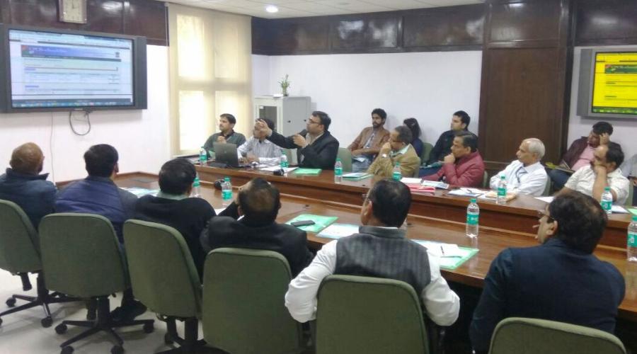 Mr. Akash Kumar Gupta, Scientist-B, CSID during discussion with participants