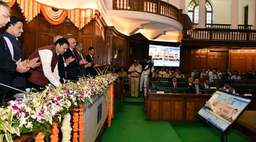 Hon. CM of Maharashtra inaugurating  the Maharashtra police website.