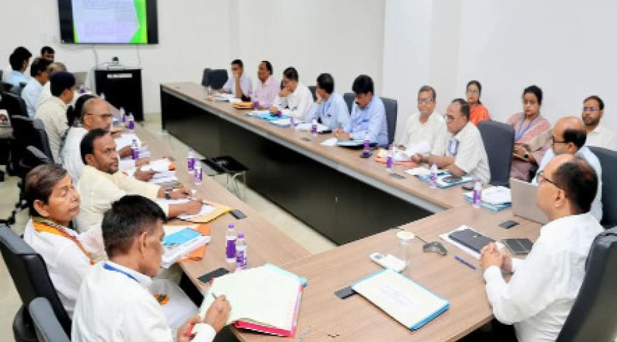 Dr. Chandrashekhar Singh, DM Patna, leads the launch meeting of the eCard System