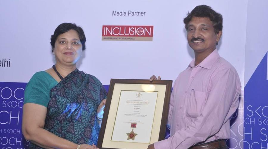 Shri Jagannath Prasad Bakshi, Scientist-C receiving the award