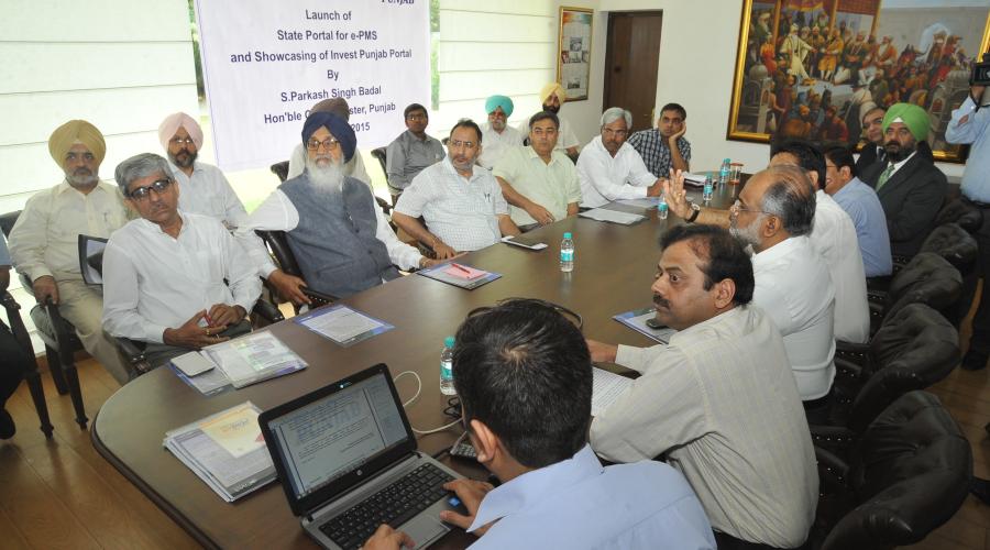 Punjab Chief Minister Mr Parkash Singh Badal launching e-PMS(Projects Management System)