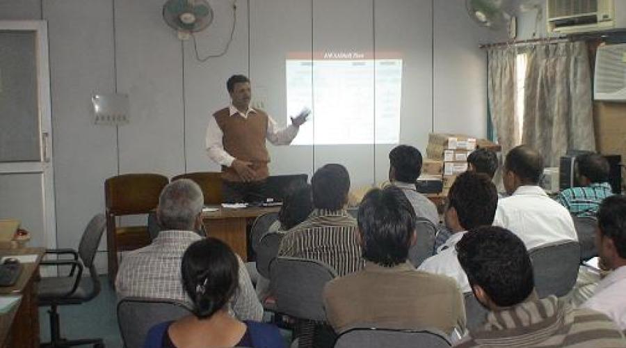 Sh. Neeraj Singhal while explaining the work flow